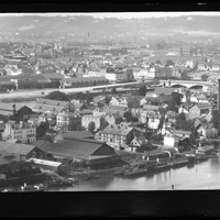 Rouen. Vue générale de l'île Lacroix et la gare Rouen-Saint-Sever prise depuis la rive droite
