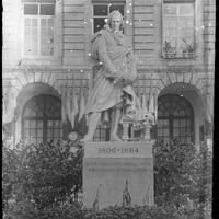 Rouen. Statue de Corneille dans la cour d'honneur du Lycée Corneille