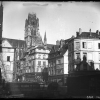 Rouen. Place Eau-de-Robec (place du Lieutenant Aubert)