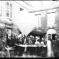 Groupes de personnes pendant une célébration