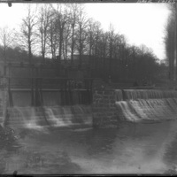 Écluse sur une rivière