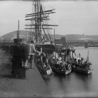 Rouen. Activité portuaire sur la rive droite