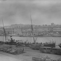 Rouen. Activité portuaire sur la rive gauche