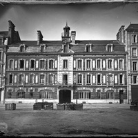 Rouen. Façade de l'immeuble Picon place Saint-Marc