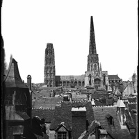 Rouen. Vue générale sur les toits et le sud de la Cathédrale