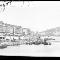 Rouen. Le pont Corneille et l'activité portuaire sur les quais rive droite