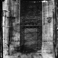 Rouen. Église Saint-Maclou. Porte en bois sculpté