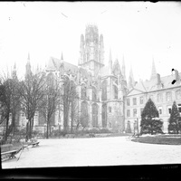 Rouen. Les jardins de l'Hôtel de Ville et l'Abbatiale Saint-Ouen