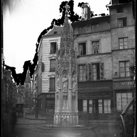 Rouen. La place de la Croix de Pierre
