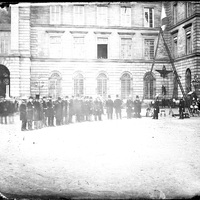 Rouen. Démonstration de sapeur-pompiers place de l'Hôtel de Ville
